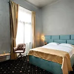 Palace Bulevard 3*