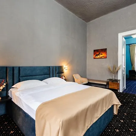 Hotel Palace Bulevard 3*