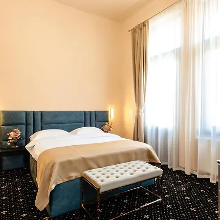 Palace Bulevard 3*