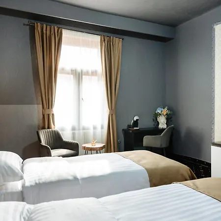 Palace Bulevard Hotel 3*