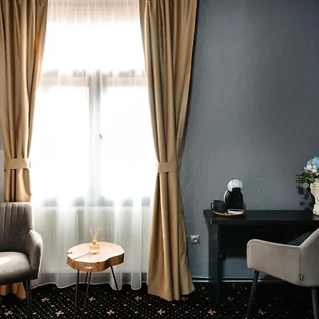 Palace Bulevard 3*