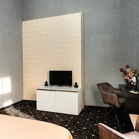 Palace Bulevard Hotel 3*