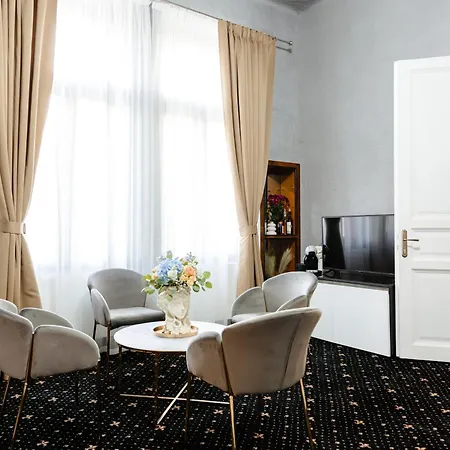 Palace Bulevard 3*