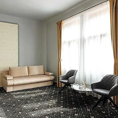 Palace Bulevard 3*