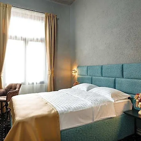 Отель Palace Bulevard 3*
