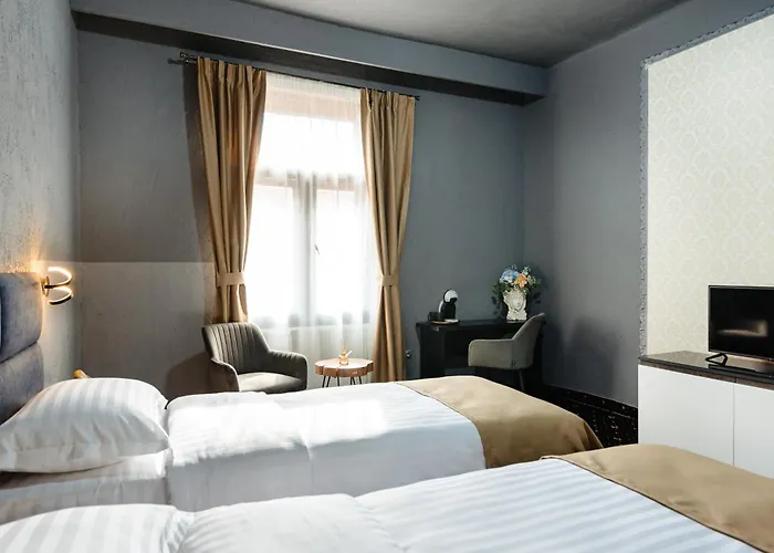 Palace Bulevard Hotel 3*