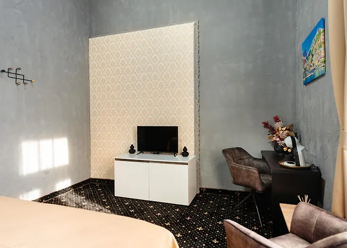 Palace Bulevard Hotel 3*